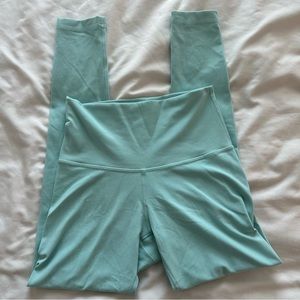 Aritzia TNA Butter leggings